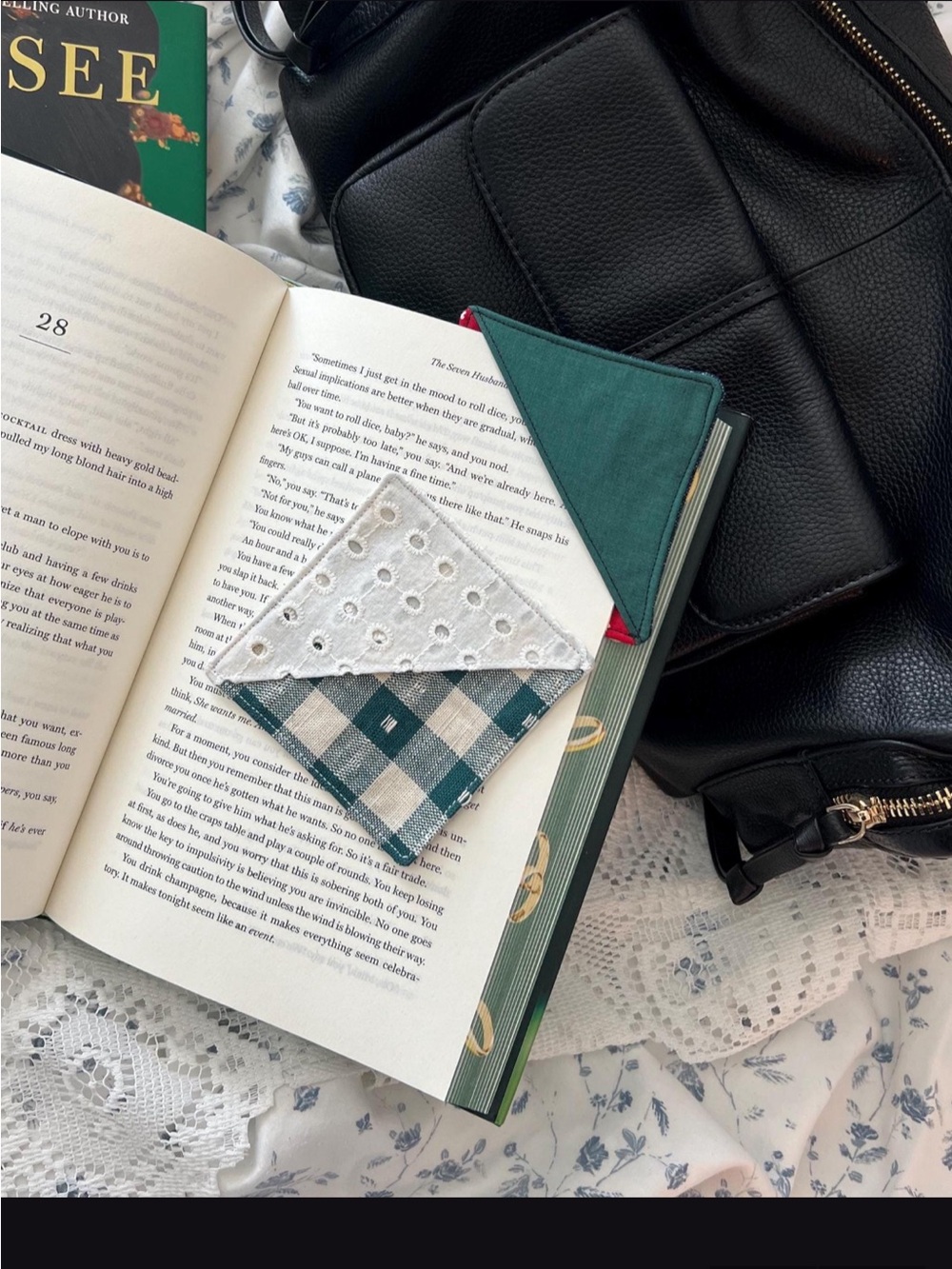 Handmade Green Gingham Eyelet Red Heart Corner Bookmark Set